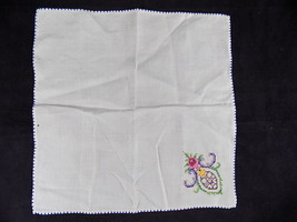 BEAUTIFUL VINTAGE HANDMADE EMBROIDERED HANDKERCHIEF  12&quot; Sq Floral Filigree - $4.84