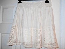 New Joe B Sz M Cream Colored Skirt Retails  $36  mid thigh - $8.46