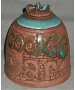 1982 Red Clay Stoneware &quot;MOMS COOKIE JAR&quot; signed -FIALA Great Design and... - $1,275.17 MXN