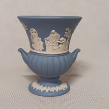 Wedgwood Jasperware Handled Mini Urn Vase Blue (Lavender) - £19.55 GBP