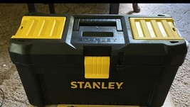 16 in. 2.1 Gallon Essential Tool Box with Lid Organizers - €20,69 EUR
