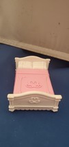 Fisher-Price Loving Family Sweet Streets Heart Bed Country Cottage Dollh... - $9.00