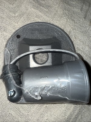 Hubbell  Prod 5624-0 Lamp Holder - $4.90