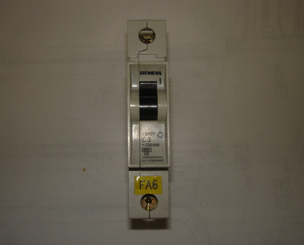 Siemens 1 Pole Circuit Breaker 5SX21 C3 - $5.00