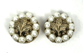 Vintage Pearl Clip On Earrings Celebrity NY Gold Filigree Round - €23,31 EUR