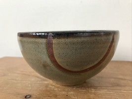 Liz Kinder Studio Art Earthenware Handmade Gray Brown Clay Pottery Bowl ... - £31.45 GBP