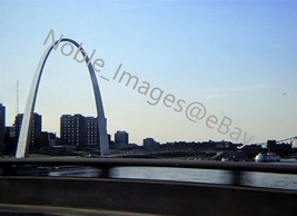 1976 Highway Scene View from Car Gateway Arch St. Louis Color Slide - £2.97 GBP