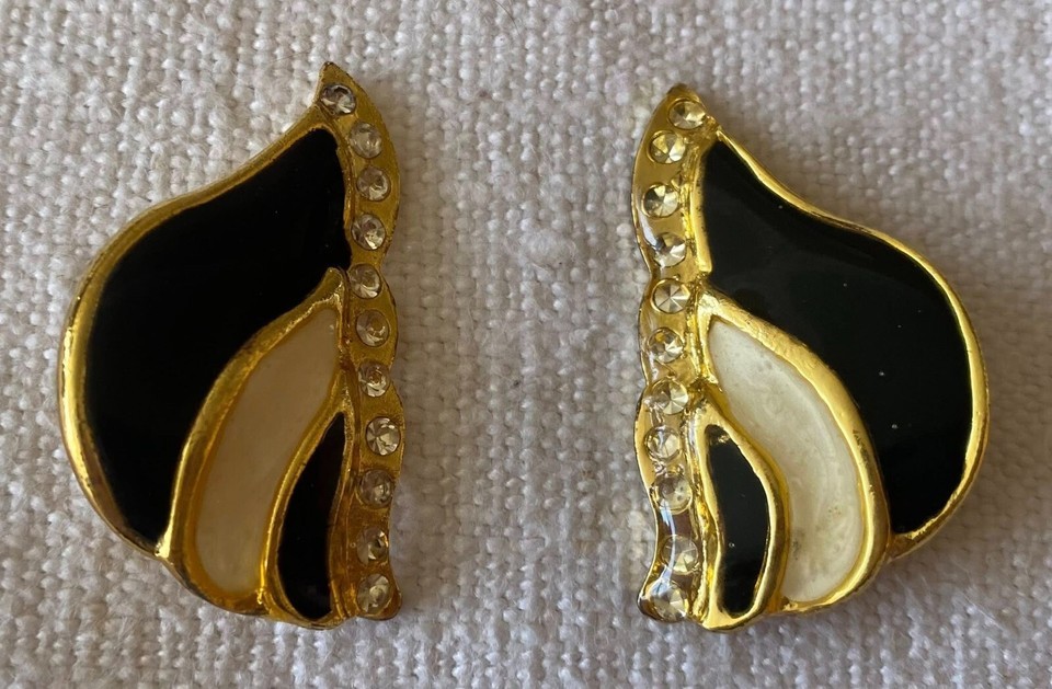 ⭕VTG, vintage clip earrings, vintage mola earrings, clip earrings, metal... - $16.83