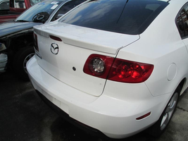 Trunk/Hatch/Tailgate Sedan With Spoiler Fits 04-06 MAZDA 3 435828 - £193.84 GBP
