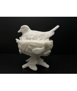 1940’s Vintage Westmoreland Milk Glass Dove/ Robin Bird Nest Covered Foo... - $47.39 CAD