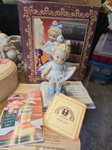 enesco memories of a special day tuesday figure - $442.15 MXN