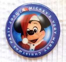 Mickey Mouse Very Merry Christmas Party 2000 button mint condition - $88.96 MXN