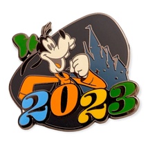 Goofy Disney Pin: 2023 Castle Logo - £10.34 GBP
