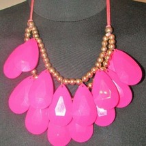 Vibrant Pink Necklace - £3.92 GBP