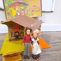 Vintage Mattel The Sunshine Family Home #7801 w/ 2  Dolls mom dad Box 1974 READ - £64.89 GBP