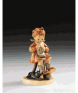 Hummel Mother's Helper Hummel Figurine 133 - $665.24 MXN