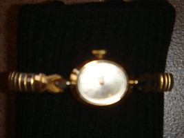 Timex Acqua wind-up vintage watch gold-toned  - $7.75