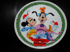Vintage Disney 1975 Christmas Collector Plate - $34.99