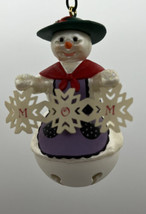 Ornament Hallmark Keepsake Female Snowman with Hat Mom Sign 2005 Sri Lanka - £8.28 GBP