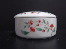 Vintage Smithsonian Kakiemon Worcester Trinket Box-Design Taken from 1765 Teapot - £6.33 GBP