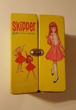 Vintage SKIPPER Barbie&#39;s Little Sister WARDROBE Mattel CARRYING CASE YEL... - £22.84 GBP