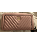 Victoria&#39;s Secret The Victoria Wallet Pink - $755.43 MXN