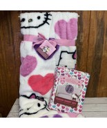 Hello Kitty Set Of Hearts Soft Blanket &amp; Queen Sheets - $157.20 CAD