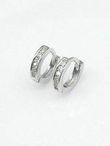 1Ct Rund Schliff Echter Moissanit Huggie Creolen 14K Weiß Vergoldet - £105.25 GBP