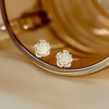925 Sterling Silver Women White Rose Stud Flower Fashion Earrings - £25.43 GBP