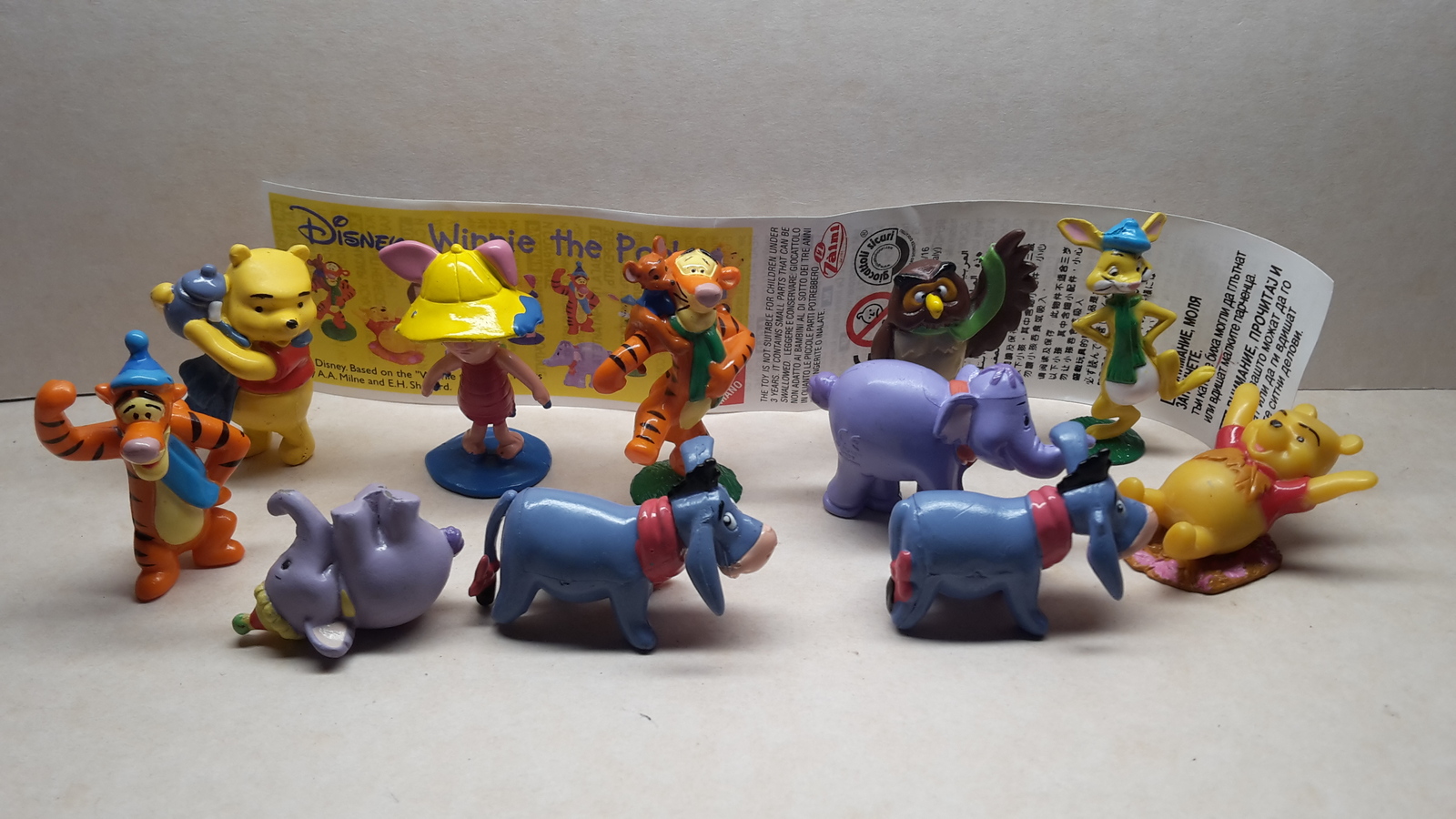 Primary image for Zaini - 2005 Winnie The Pooh - complete set +  paper (2 versions Eeyore)