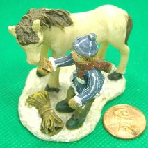 Unknown Brand Horse with Winter Clothed Hay Feeder Figure   Christmas ZKJ - £4.71 GBP