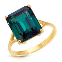 14K Solid Gold Ring With Lab. Grown Emerald Cut Alexandrite - £773.76 GBP