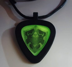 Legend Of Zelda Hylian Shield Glow In The Dark Pickbandz Guitar Pick Necklace - £13.03 GBP