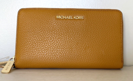 New Michael Kors Large Flat phone case Pebble Leather Marigold - $66.41
