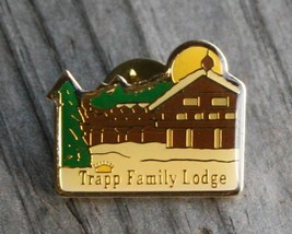1980&#39;s TRAPP FAMILY LODGE Enamel Ski Pin Mt Mansfield Vermont Travel Skiing - £19.52 GBP