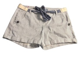 Wallflower Juniors Seersucker Shorts Size 9  (98% Cotton) Pockets Tie Belt - $9.41