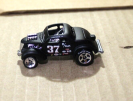 Hot Wheels Pass &#39; n Gasser # 37 Black Car Collectible - $9.85