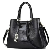  Lizard Pattern Women&#39;s Fashion Bagable Large Capacity Bright Leather Shoulder C - £37.56 GBP