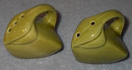  Figural Clothes Iron Salt and Pepper Shaker Set Vintage Collectible - $8.95