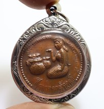 Nangkwak Poo Chuchok Lp Up Bless Coin Lady Call Money Lucky Thai Amulet Pendant - £54.66 GBP