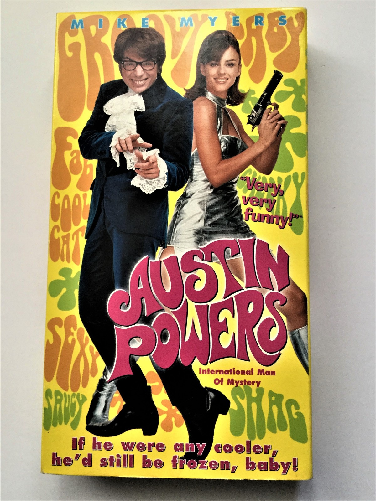 AUSTIN POWERS with Mike Myers VHS 1997  - $3.00