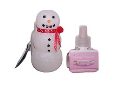 Yankee Candle Snowflake Kisses ScentPlug Refill with Snowman Diffuser Base - £17.98 GBP