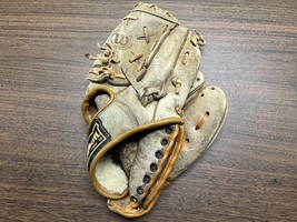 VTG Jim “Catfish” Hunter Baseball Wilson Glove Right Handed Thrower Needs Repair - £14.11 GBP