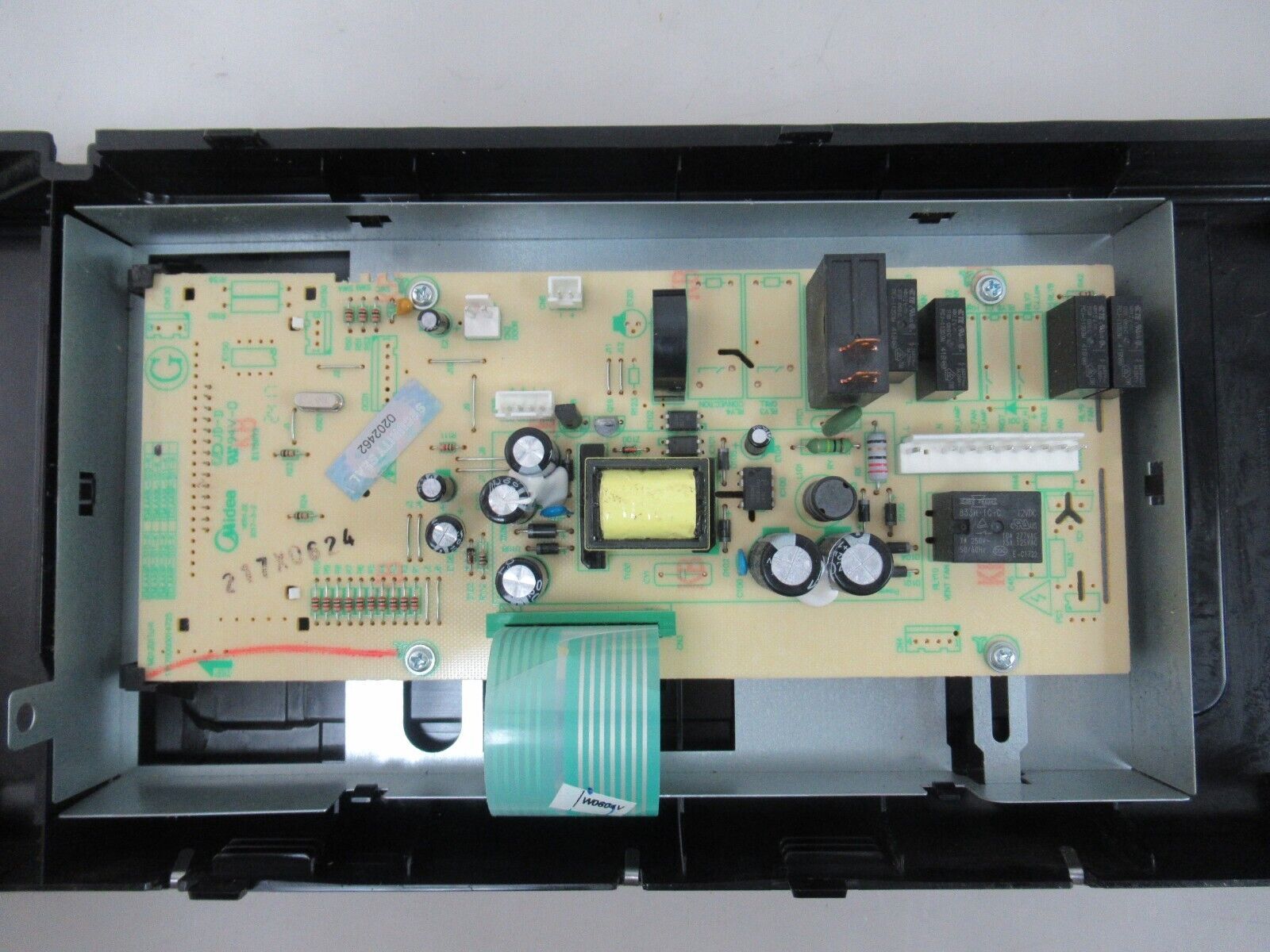 GE Microwave Control Panel w/Board Assembly  5304509583  5304509422 Item image 9