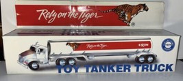 Vintage 1992 Exxon Toy Tanker Truck Rely On The Tiger Lights &amp; Sounds - £15.56 GBP