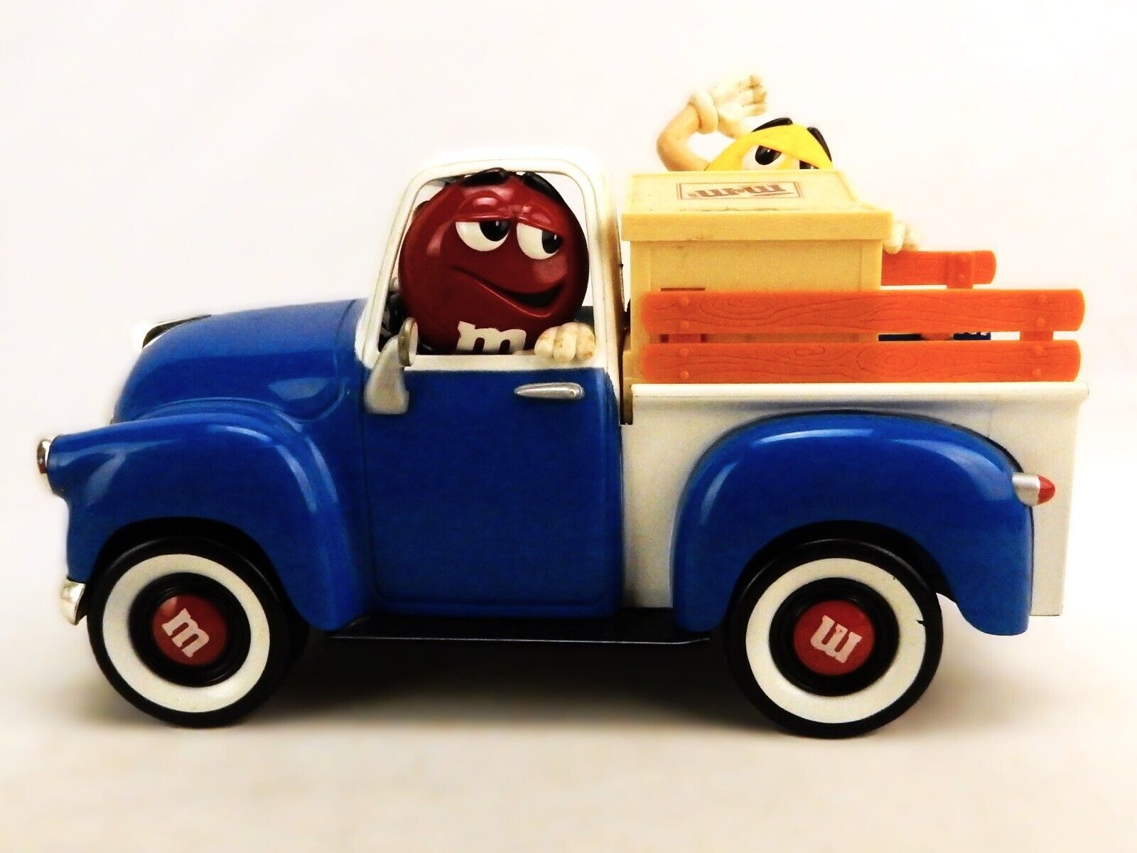 &quot;Sweet Wheelin&quot; M&amp;M&#39;s Candy Dispenser, Red&#39;s Blue Delivery Truck, Vintag... - $19.55
