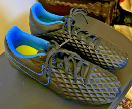 Nike Tiempo Legend Club Shoes size 7 US Black Soccer Cleats Pitch - $22.50