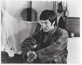 Bruce Lee vintage 8x10 inch photo sitting on floor - $14.99