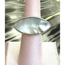 925 Sterling Silver And Mother Of Pearl Ring Size 5.75 Sky - $46.33