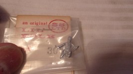 HO Scale Kneeling Indian Figurine White Metal #3002 Scale Structures BNOS - $11.25
